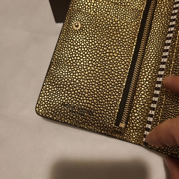 Henri Bendel Wallet - Gold - Picture 4 of 5